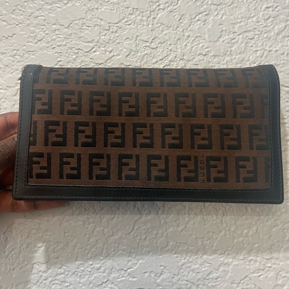 Authentic vintage Fendi continental wallet available! - Picture 3 of 13